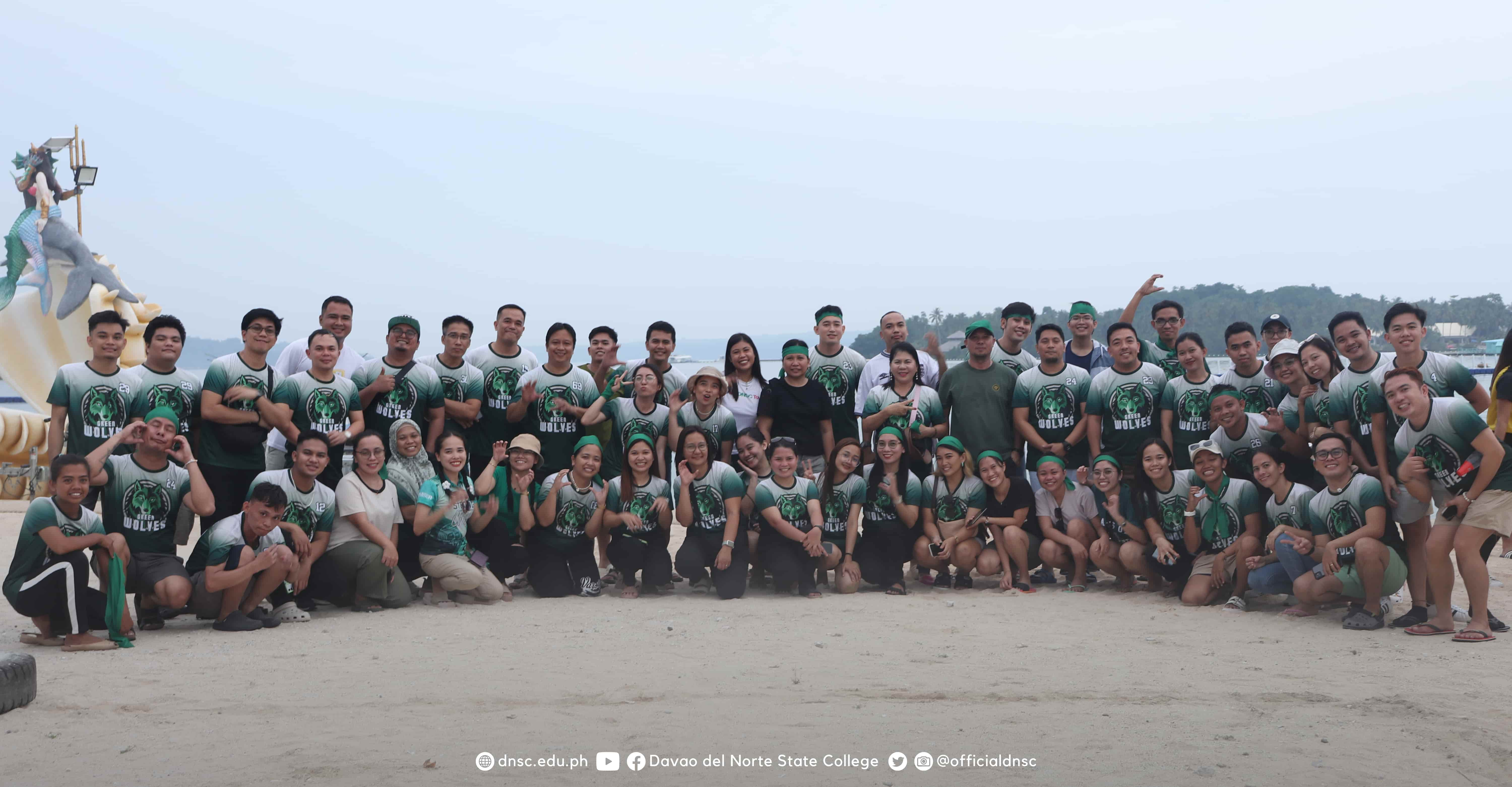 Team Wolves group photo. Captured by Randy Magayon, DNSC PIO.